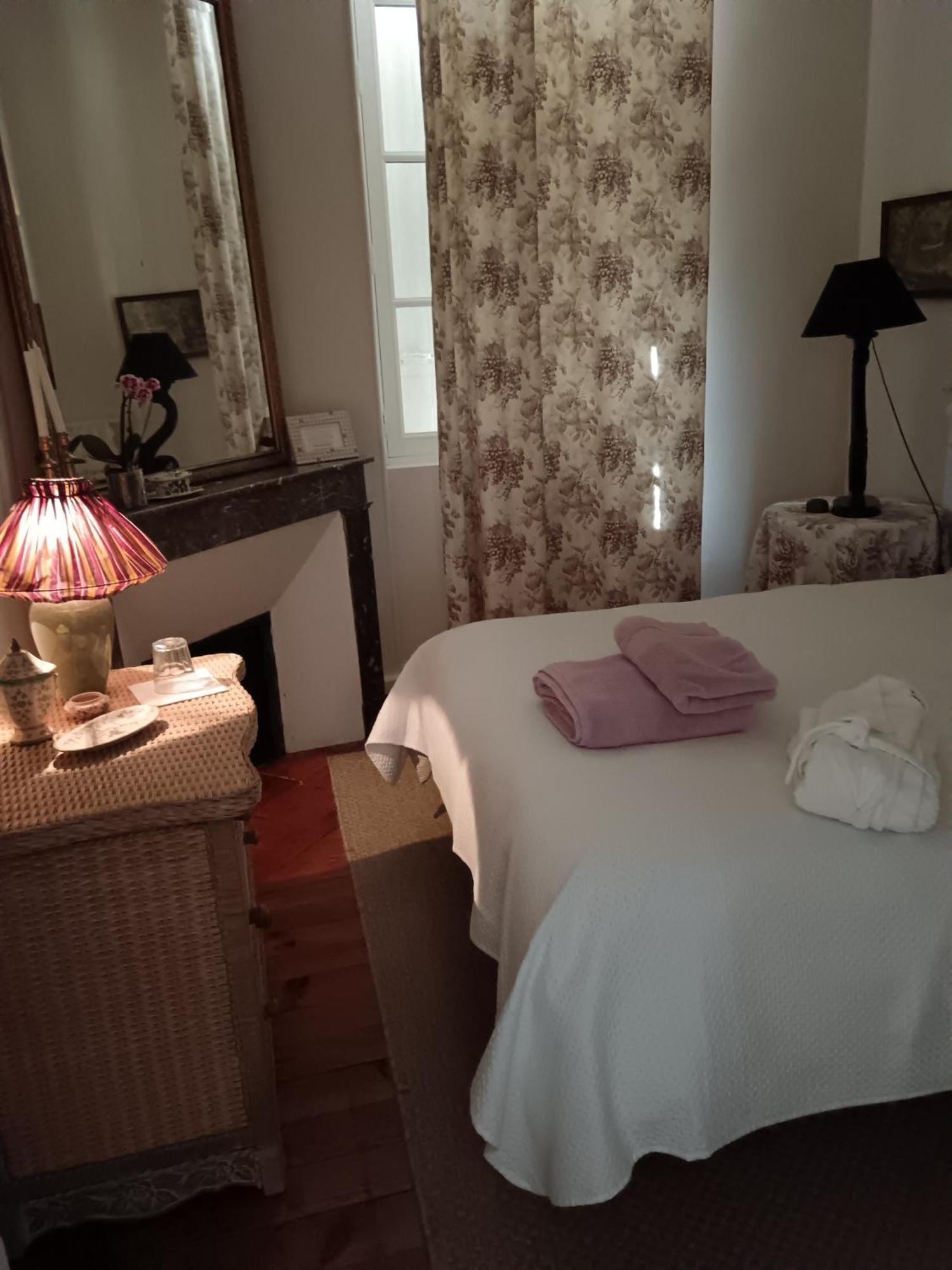 Castel La Bergerie Bed & Breakfast Laglorieuse Ngoại thất bức ảnh